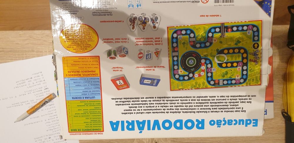 Vendo jogo de tabuleiro