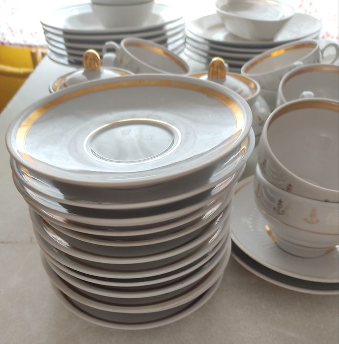 Чашки с блюдцами