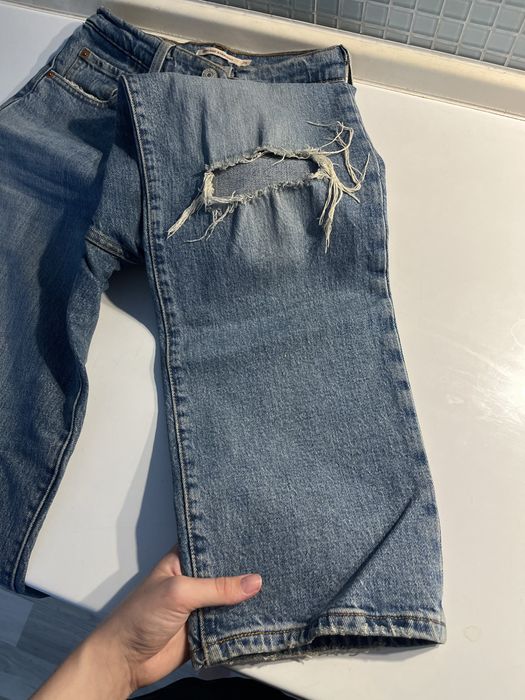 Джинсы levi's premium ribcage straight в размере 25