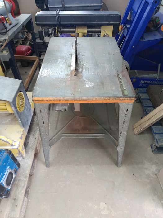 Curkularka krajzega piła stołowa