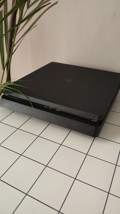 PS4 IMPECÁVEL + Caixa Original + Jogos + Suportes de Arrefecimento