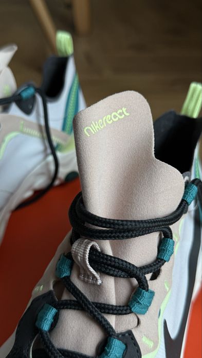 Жіночі кросівки Nike React