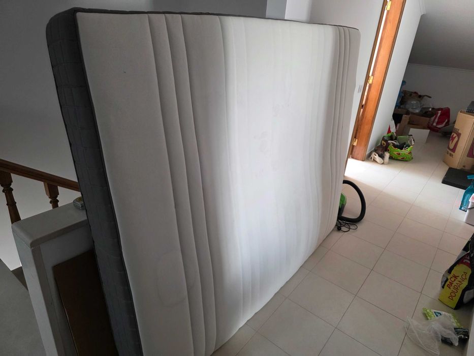 Cama Malm Ikea 140x200 c/colchao
