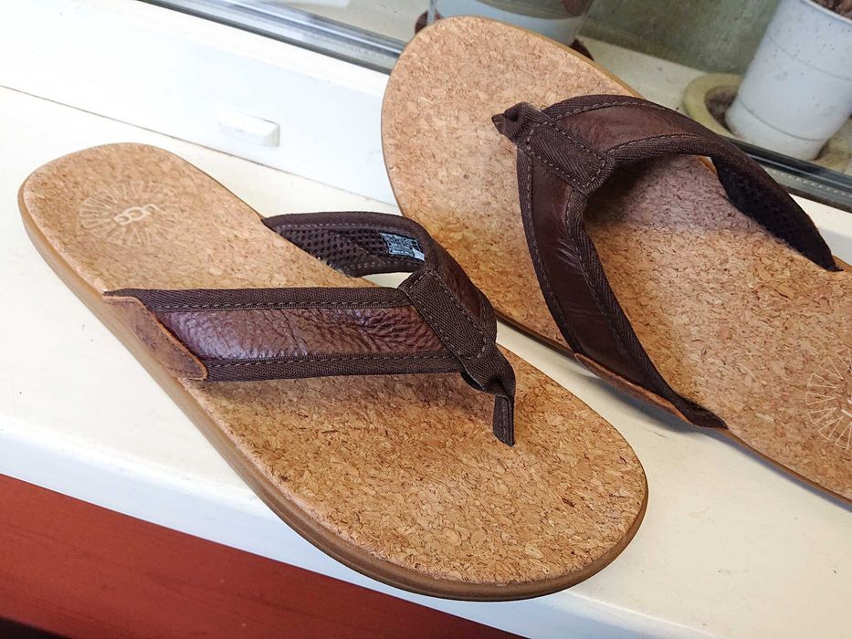 Очень  легкие  мягкие  кожаные шлепанцы " UGG ® " Оригинал 43 р