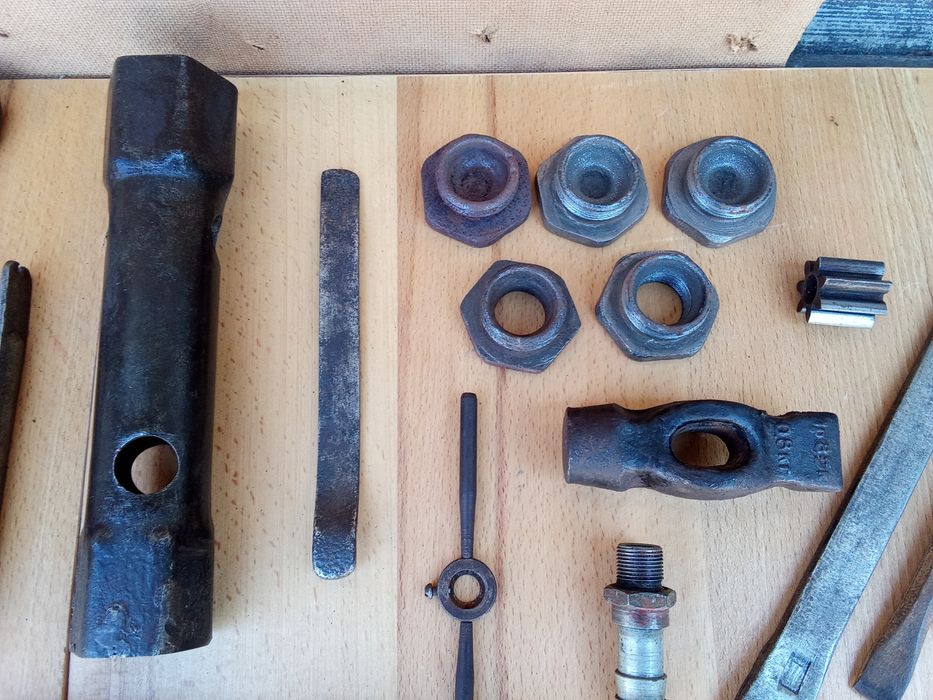 Інструмент різний