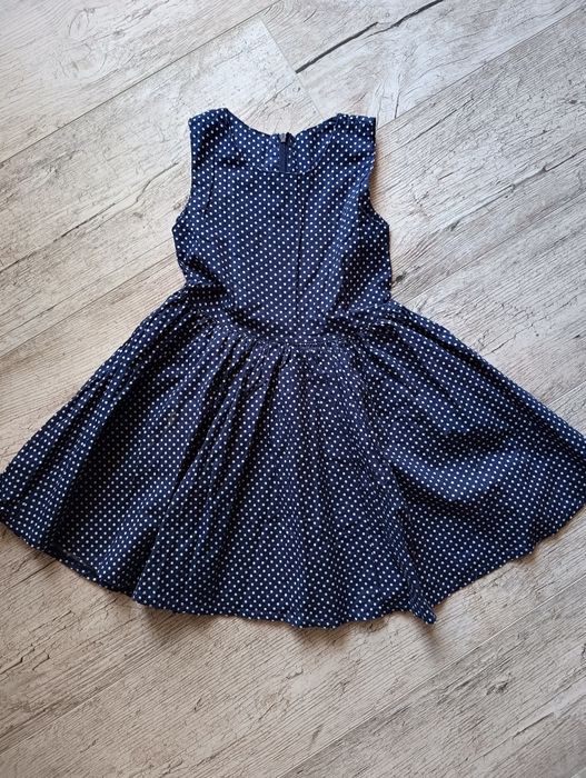 Sukienka w groszki 122