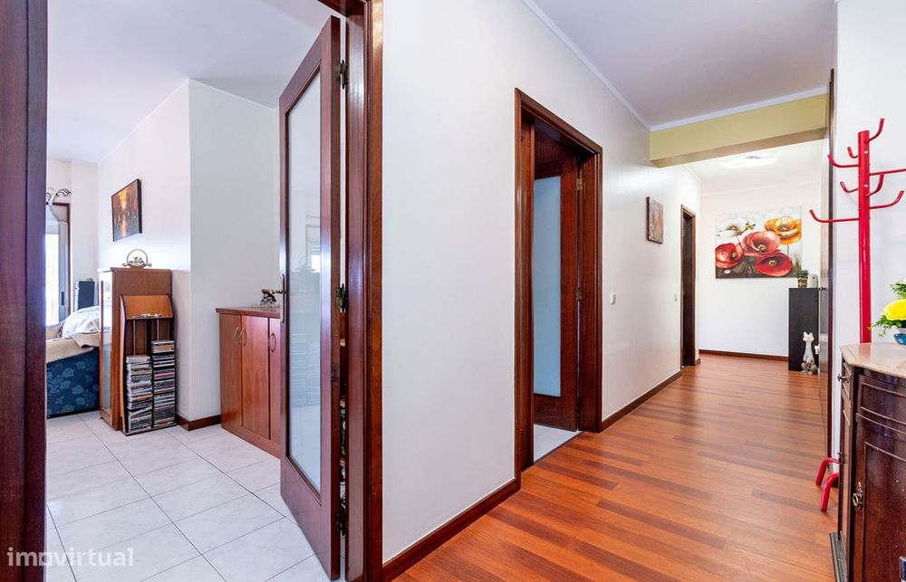 Apartamento T2 com varandas em Santa Maria de Lamas. — Santa Maria de Lamas, Aveiro