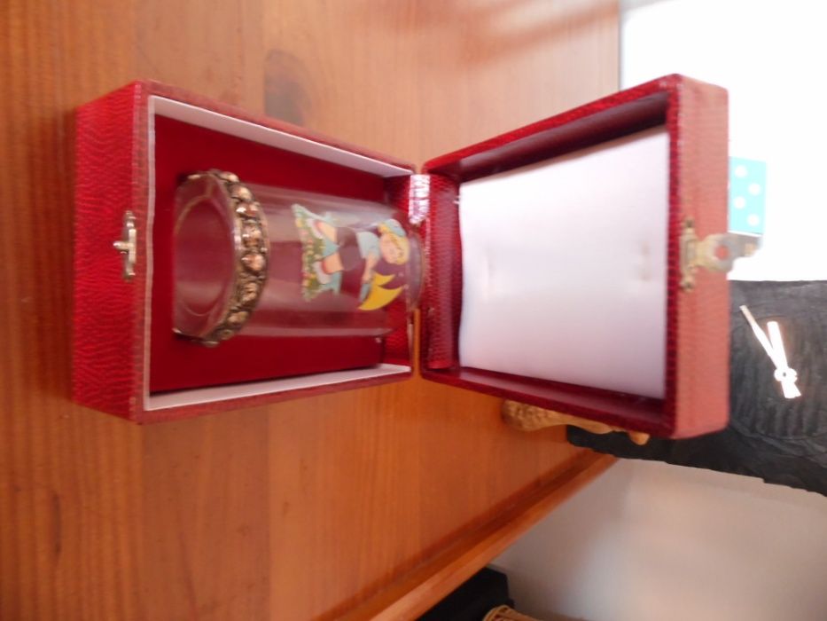 Copo de criança em vidro