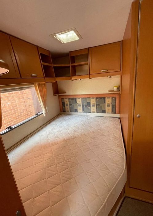 Caravana como Nova  ,Cama fixa  / 4 pessoas/levo ao loc