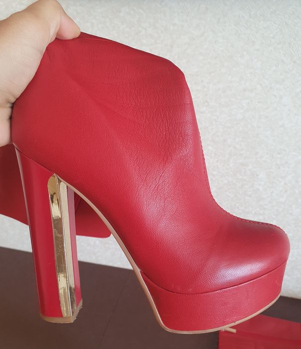 Женские кожаные сапоги, Италия.