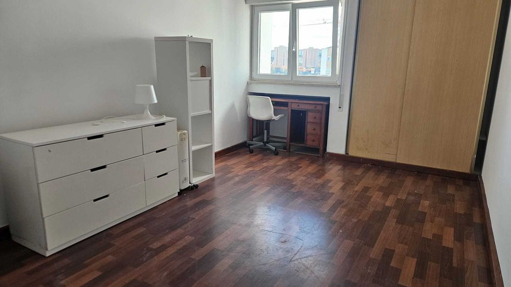 T4+1 Duplex 144 m2 Santo António dos Cavaleiros, Loures