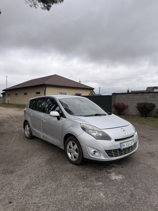 Продам Renault Scenic 2010