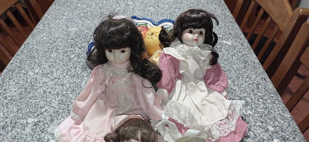 Bonecas em porcelana