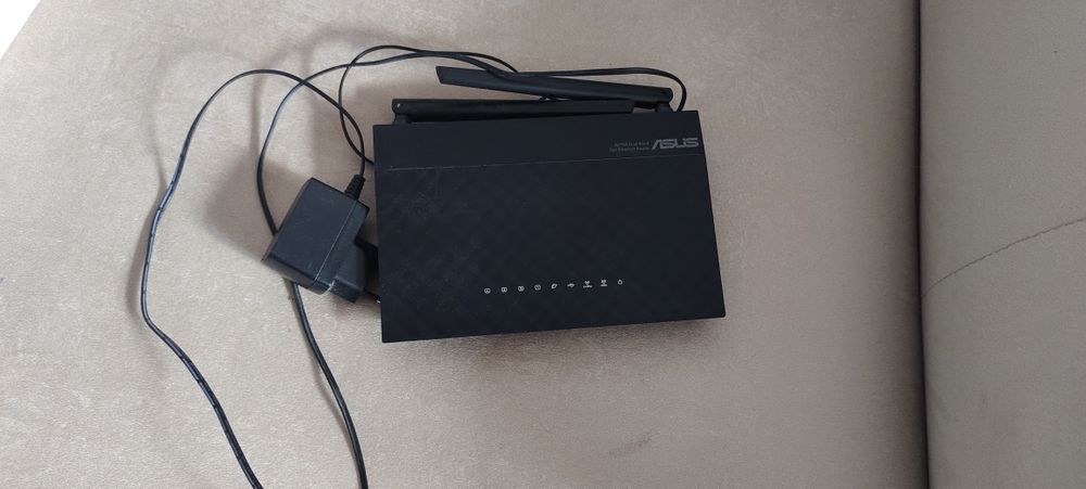 Router Asus AC750