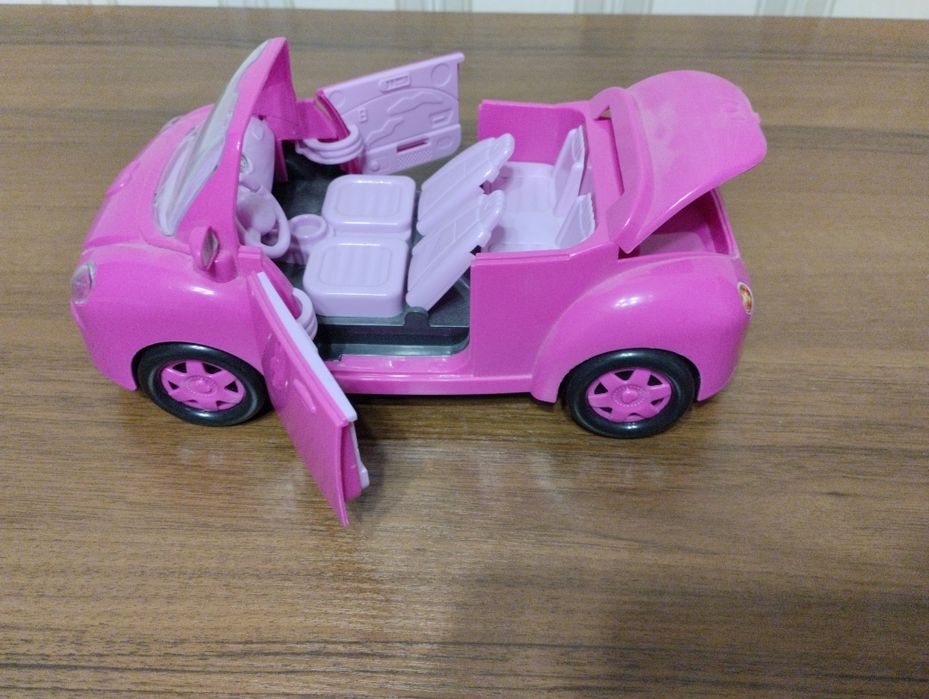 Машина для Барбі