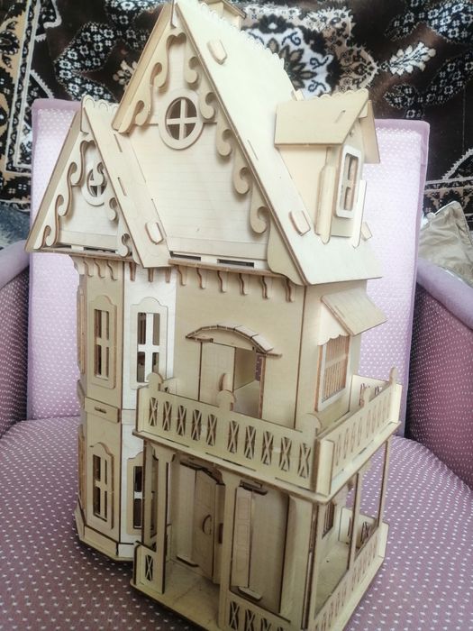 Ляльковий будинок з деревини