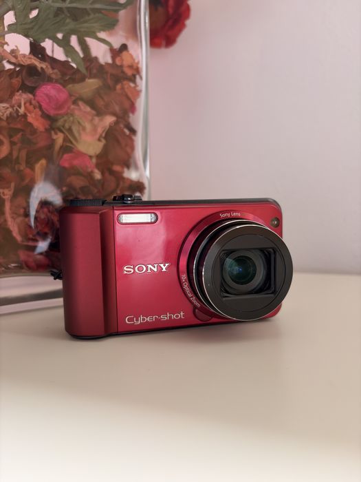 Sony Cybers-shot DSC-H70 16.1 MP Digital Camera - Vermelha