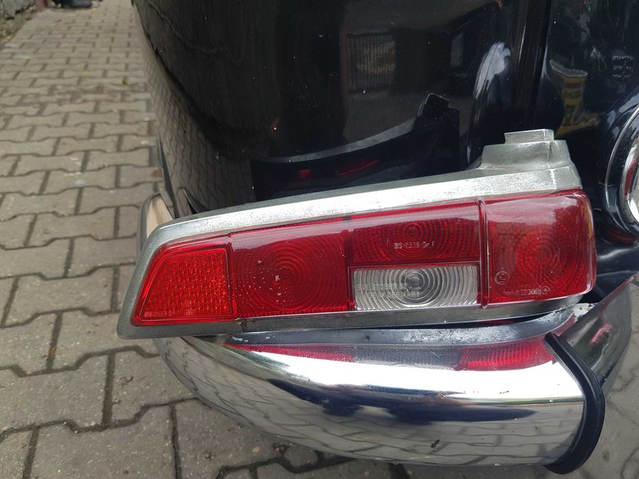 Tylna prawa lampa Mercedes 190 w 110