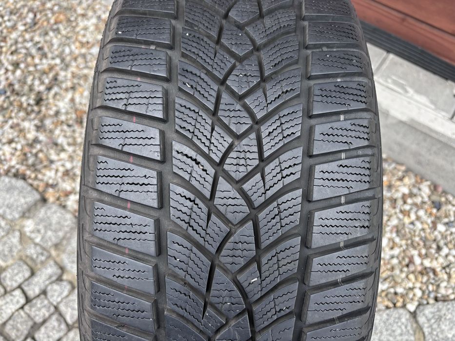 1 sztuka Goodyear Ultra Grip Performance 215/55 R17 7mm 2017