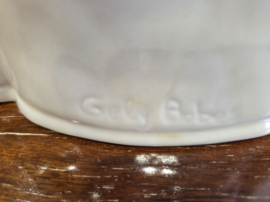 Busto feminino em cerâmica