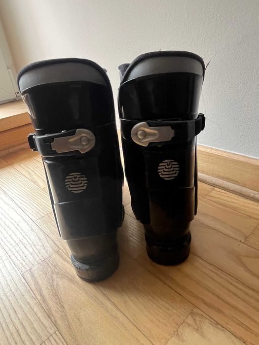 łyży hokejowe dla chłopca rozm.31-33+ buty narciarskie gratis