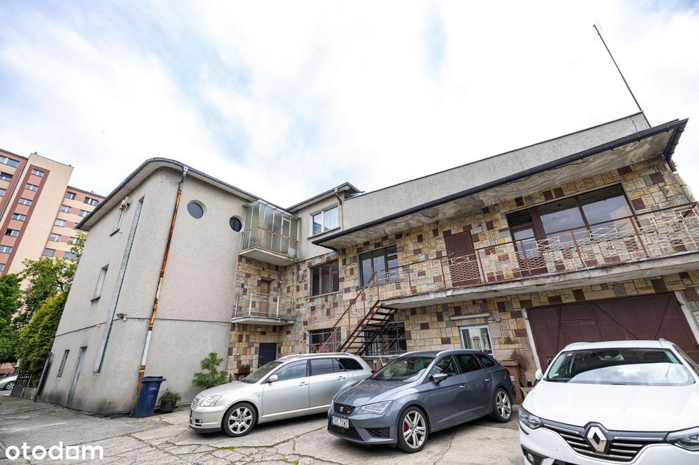 Dom 360m2 + hale 500 m2 na działce 21a w Centrum