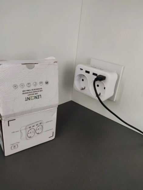 Tomada de parede dupla com USB e USB Type-C