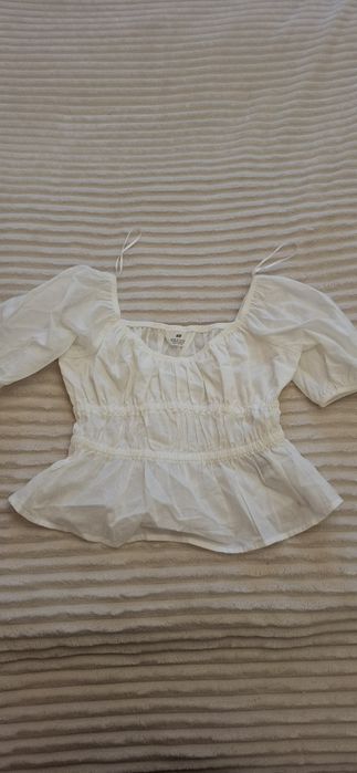 Bluzeczka z firmy H&M w rozmiarze 134cm