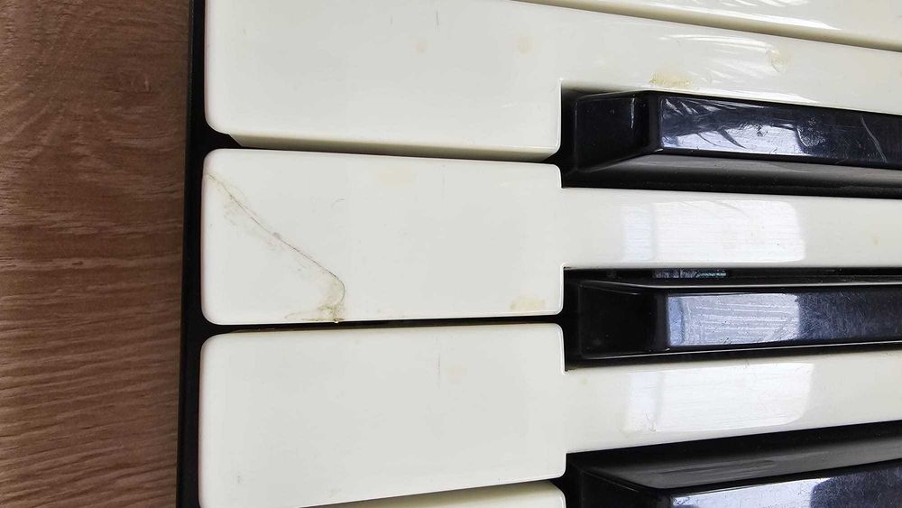 Keyboard Roland E-16