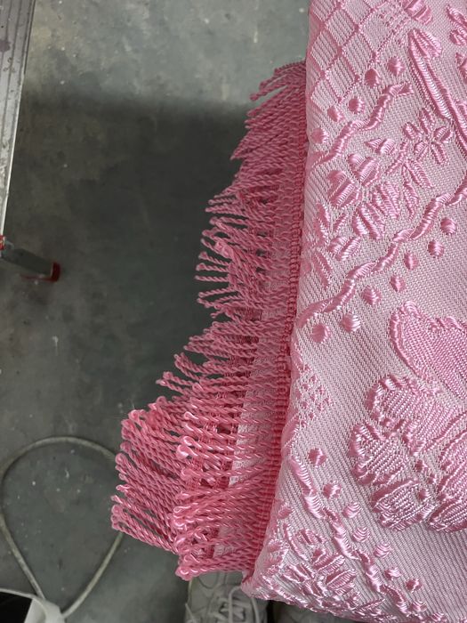 Pink floral-patterned blanket431666438415339522