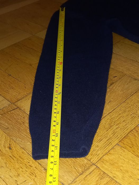 Продам свитер шерсть Benetton p S