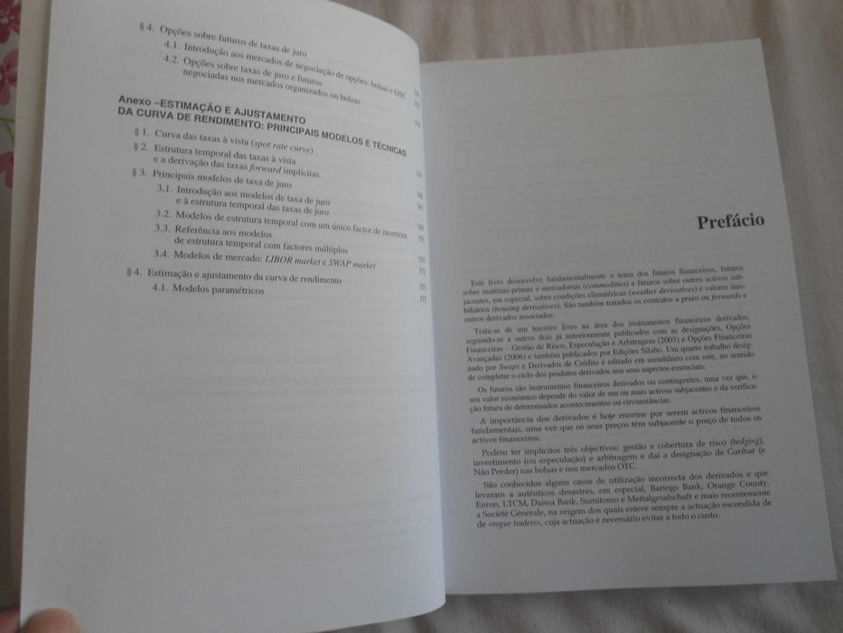 Futuros e outros derivados por Domingos Ferreira