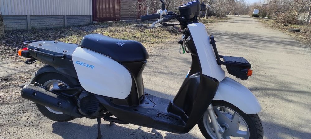 Продам скутер срочно Ямаха гир инжектор грузовой без пробега