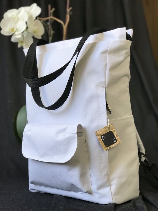 Сумка рюкзак біла, містка.