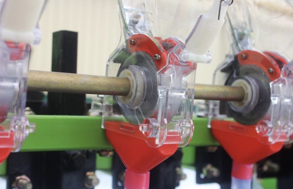 Сівалка овочева точного висіву 6 рядів