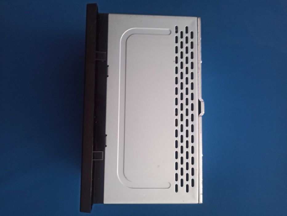 Auto-Rádo Pioneer DMH-A240BT ECRÂ TÁTIL!