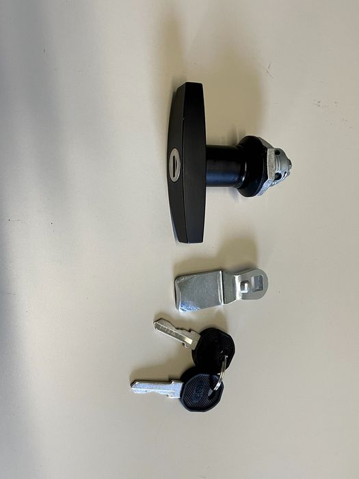Zamek Ryglowy z Klamką typu T (T-Shape Handle Lock) – Do Przyczepy, Kampera, Skrzynki (2829)
