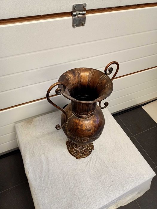 Sprzedam wazon metalowy