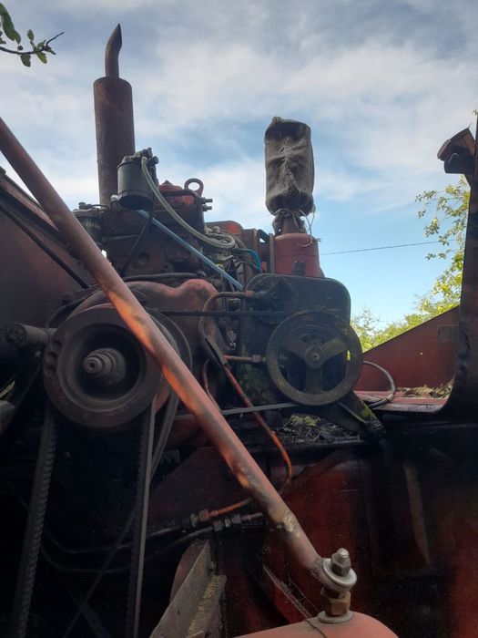 Продається комбайн Massey Ferguson на ходу,треба грохот. Колеса нові є