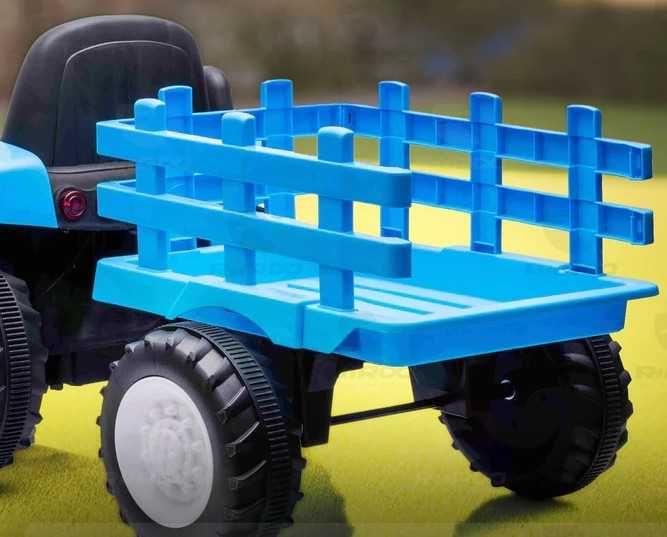 Traktor Z Przyczepą na akumulator New Holland T7