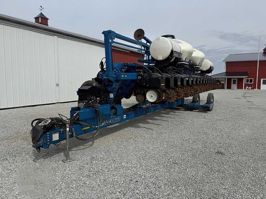 Kinze       3660 2010