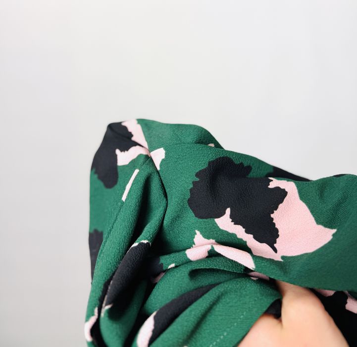 Zielona bluzka w abstrakcyjne wzory S 36 Only