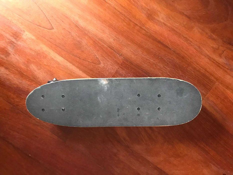 Skate 4 rodas em bom estado