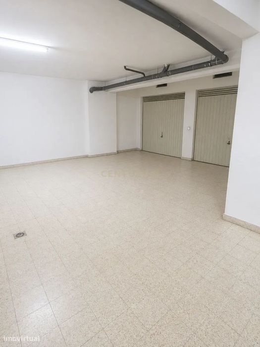 Fantástico T3 com 115m², Vista Rio Desafogada e Garagem Box – Casal da