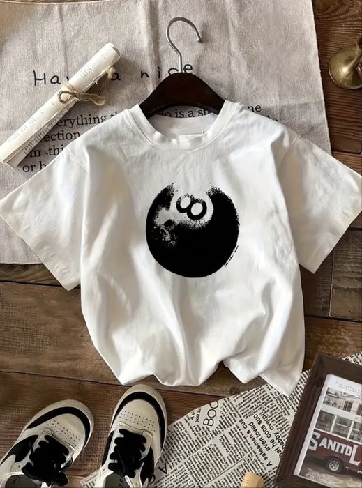 жіноча футболка оверсайз із принтом "Більярдна вісімка