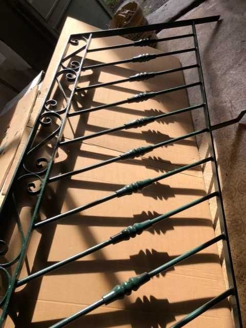 Grade em ferro verde