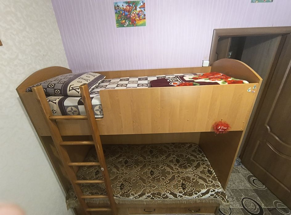 Двоярусне  ліжко