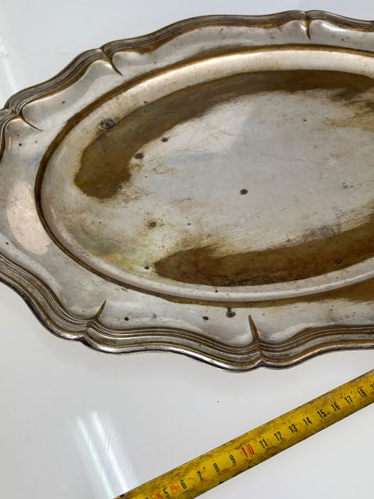 Salva de servir de borda recortada
