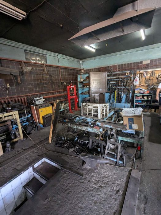 Продам комерційну нерухомість-СТО