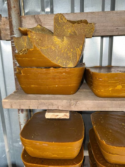 Свічки Воскові різної довжини, товщини бжолиний віск. Восковые свечи.